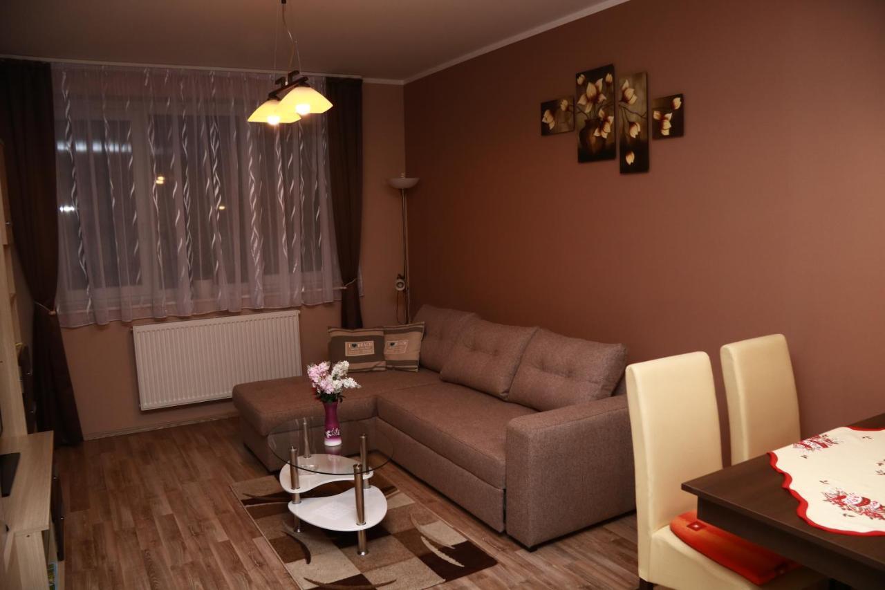 Ametiszt Apartman Appartamento Sárvár Esterno foto