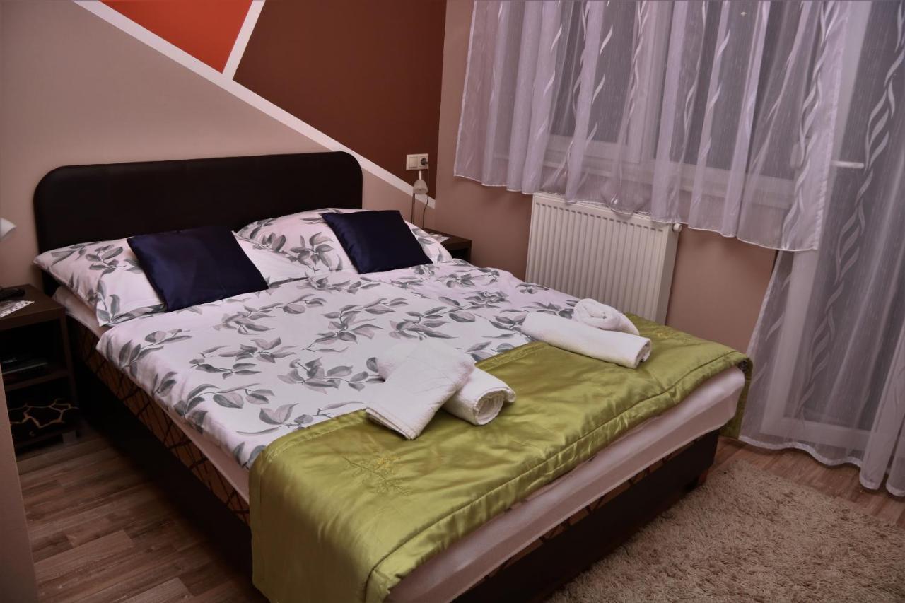 Ametiszt Apartman Appartamento Sárvár Esterno foto