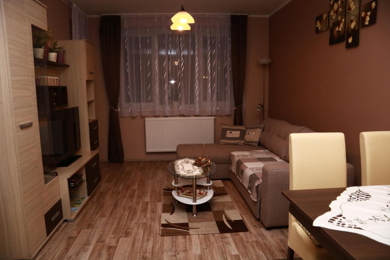 Ametiszt Apartman Appartamento Sárvár Esterno foto